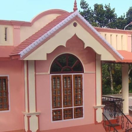 Aranya Homestay Thekkady Exterior photo